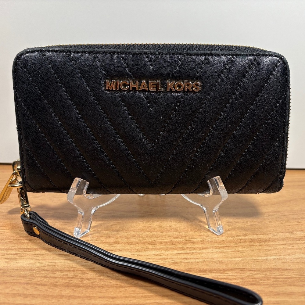 michael kors wallet wristlet, quilted black leather, pre-owned